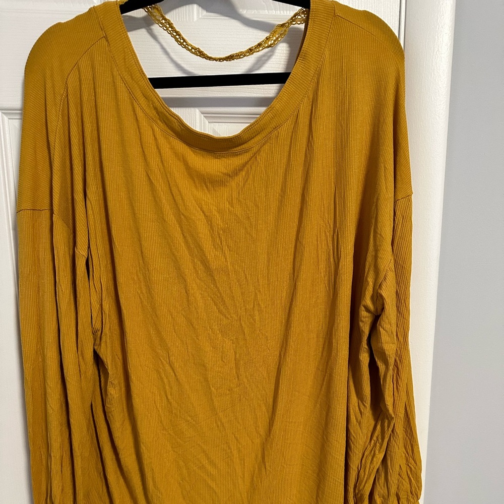 Size M free people mustard yellow top with lace detail